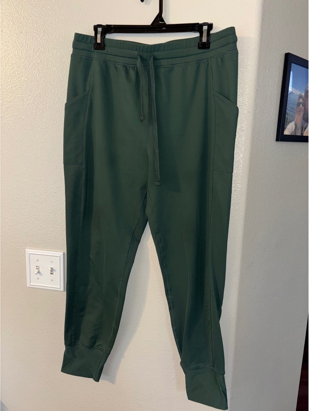 Fabletics Cold Weather Jogger Pants Womens XL Green High Waisted Pocket Lounge